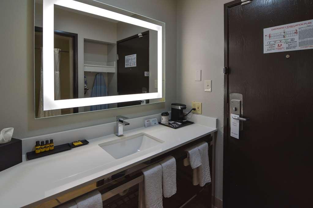 Best Western Plus Lafayette Hotel University Area Экстерьер фото