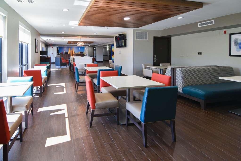 Best Western Plus Lafayette Hotel University Area Интерьер фото