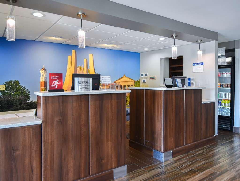 Best Western Plus Lafayette Hotel University Area Интерьер фото
