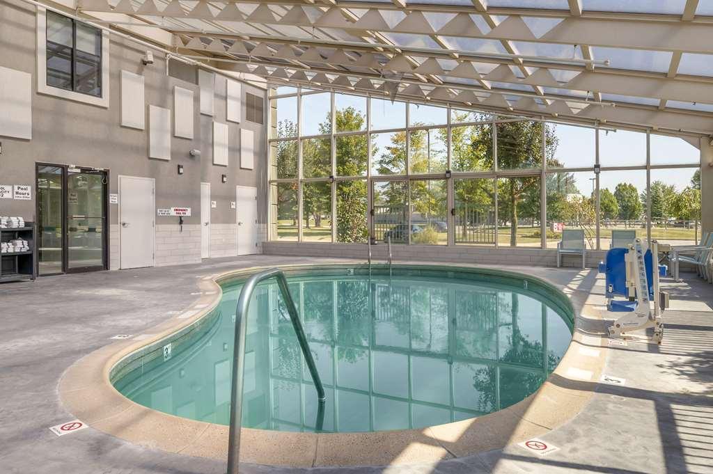 Best Western Plus Lafayette Hotel University Area Удобства фото