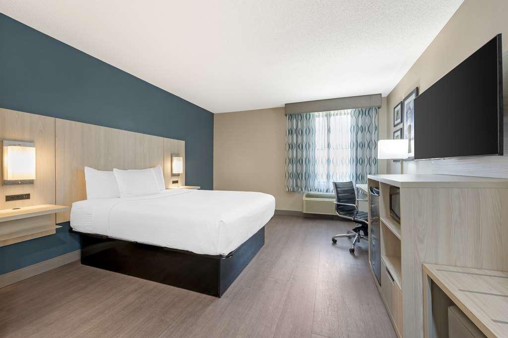 Best Western Plus Lafayette Hotel University Area Номер фото