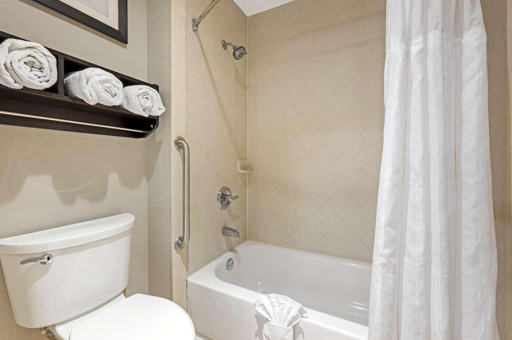Best Western Plus Lafayette Hotel University Area Номер фото
