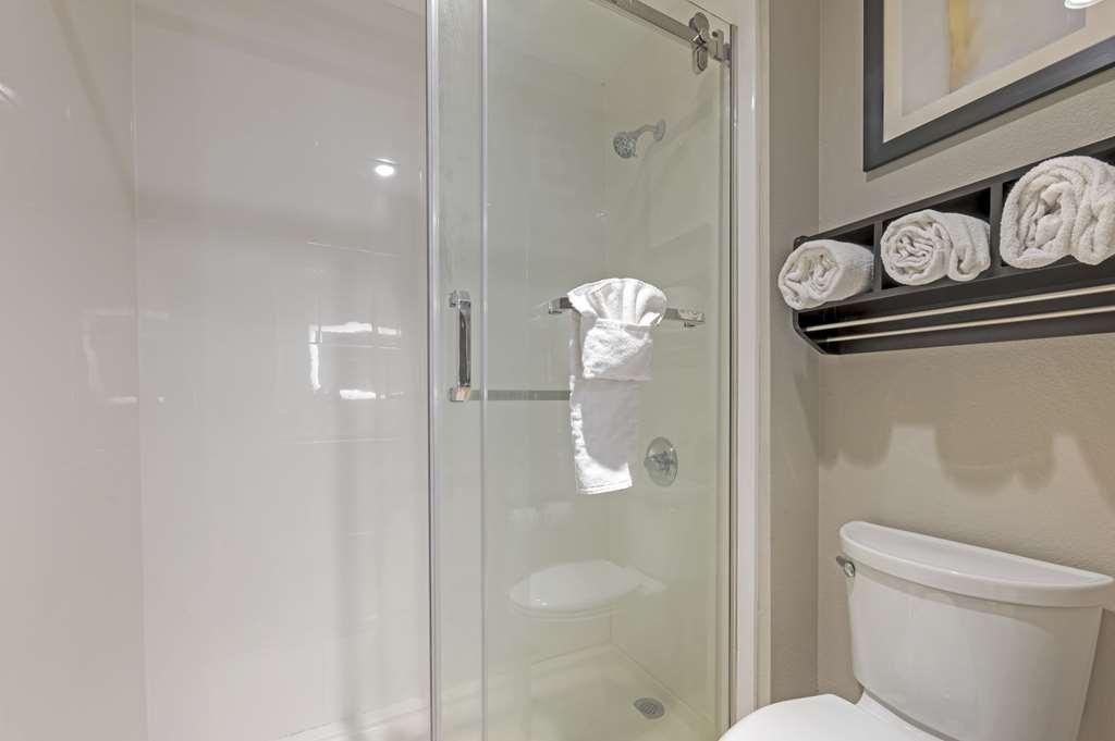 Best Western Plus Lafayette Hotel University Area Номер фото